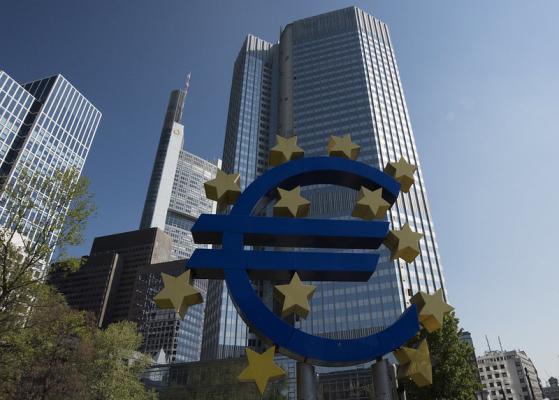 Europe close: Indices end mixed amid drag from banks