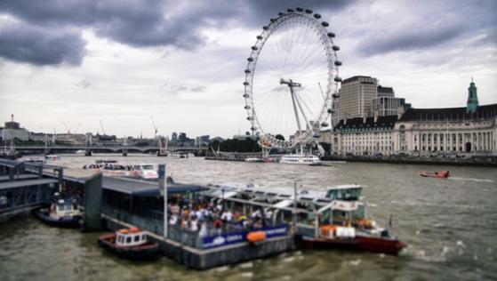 London open: Stocks slump despite better-than-expected retail sales