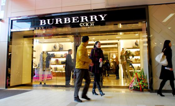 Burberry is falling apart as shares fall for 14 straight months By Invezz