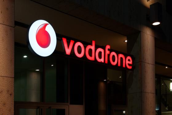 Vodafone share price skid amid Vodafone Idea woes: buy the dip?