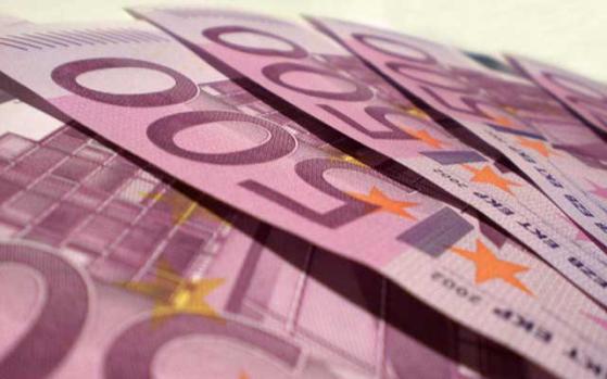 Pound Euro Exchange Rate Wavers amid Waning Eurozone Morale