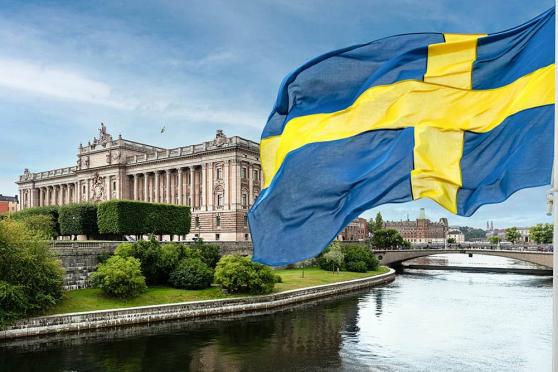 Swedish Krona Punished as Riksbank 