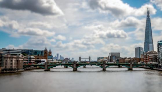 London midday: FTSE pushes higher ahead of ADP report; BAT slumps