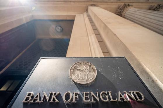 Bank of England: {{0|Pound Sterling}} to Fall Against Euro & Dollar On Anything Less Than a 50bp Hike Say Analysts